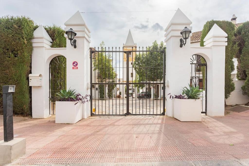 Stylish Spanish 3 Bd Townhouse On The Golden Mile Марбелья Екстер'єр фото